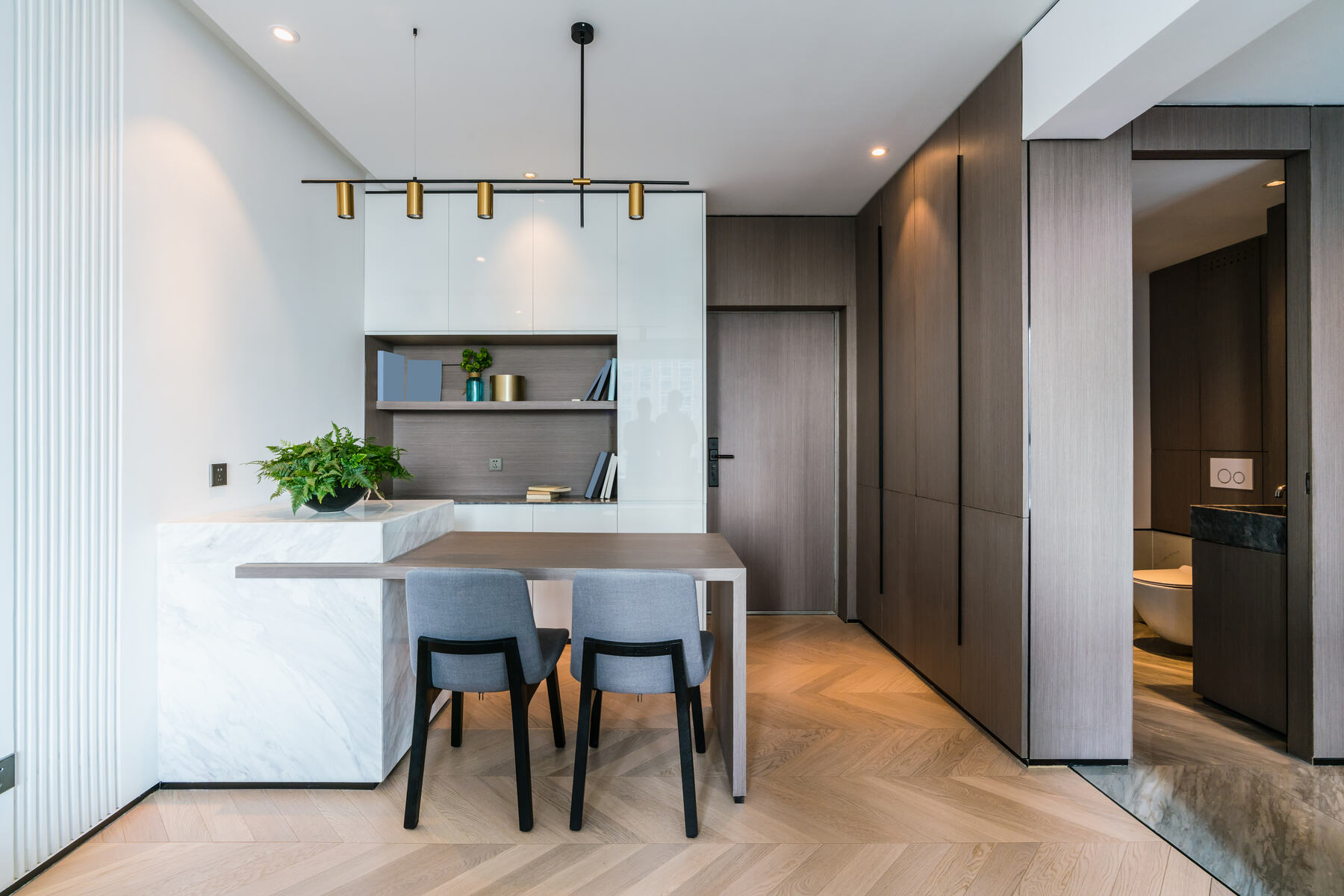 Mobilier living cu pardoseală herringbone
