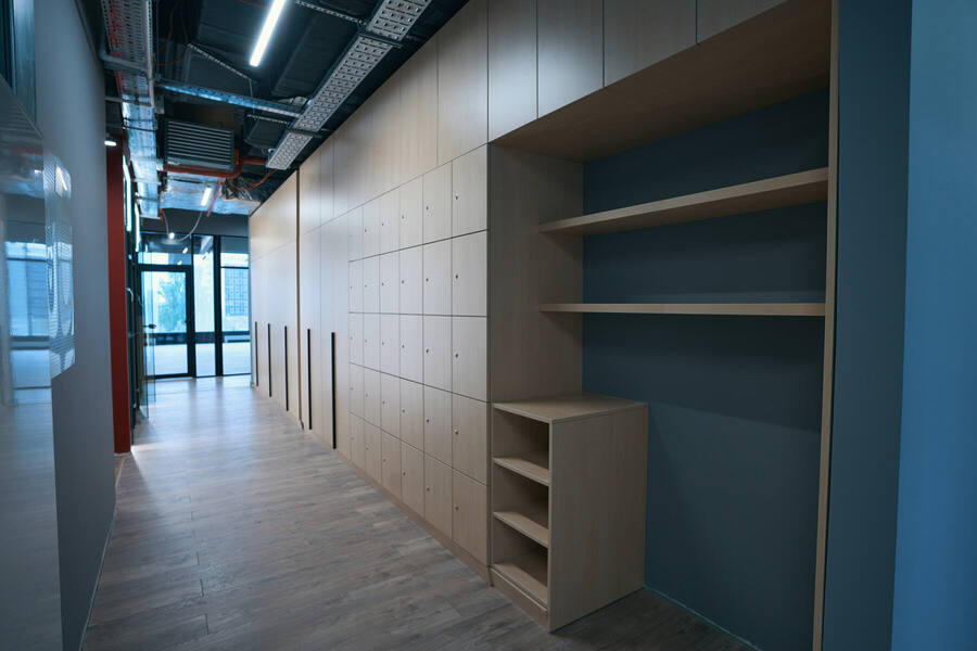 Mobilier pentru spații comerciale
